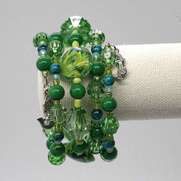 3 Piece Necklace Set. Bracelet Earrings Spring Green Memory Wire. - Picture 2 of 2